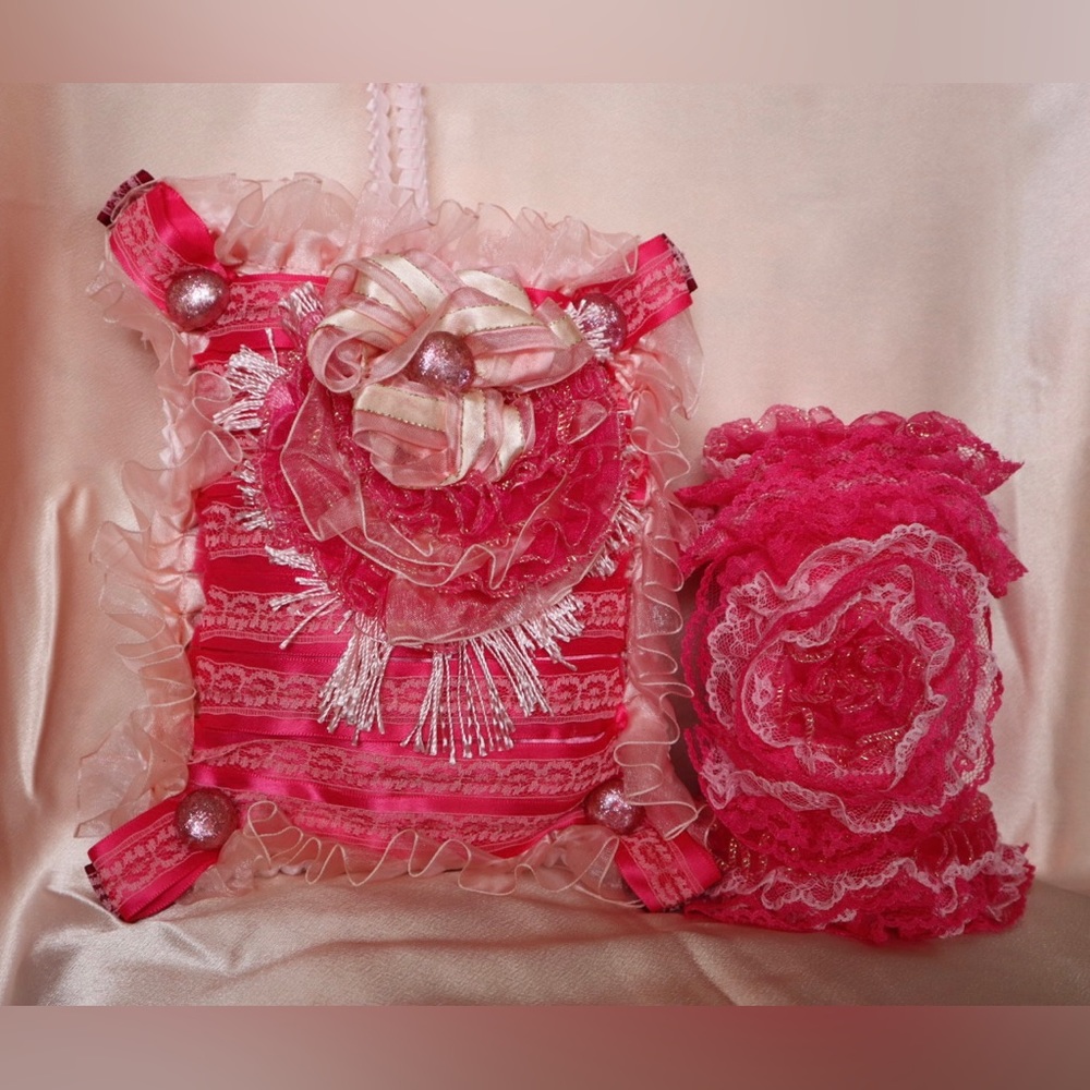 Hand Crafted Passionate Embrace Pillow Passion Flower Aroma - Picture 11 of 14